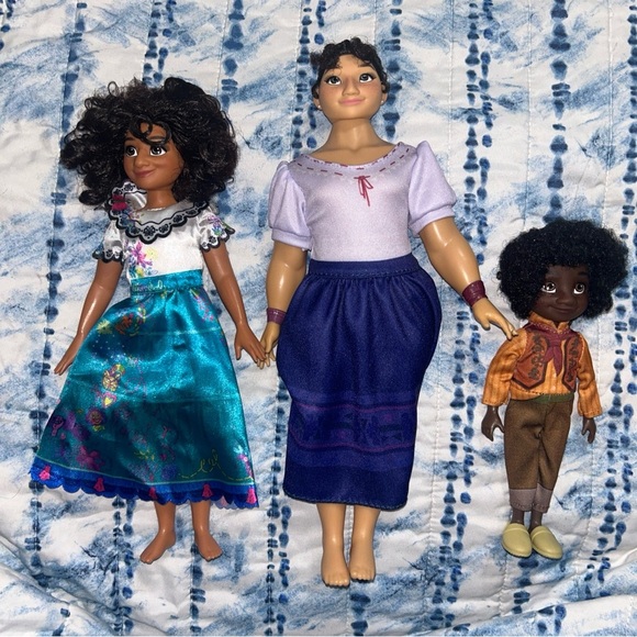 Disney Encanto Mirabel, Luisa, & Antonio Doll Set - Picture 1 of 6